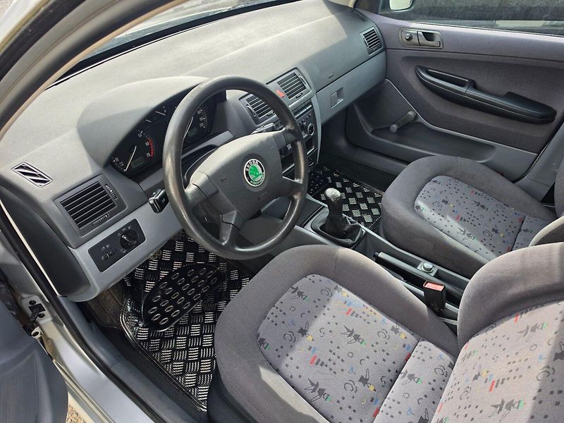 Škoda Fabia (2000) 1.4 MPI Serviska - fotka 8 z 21