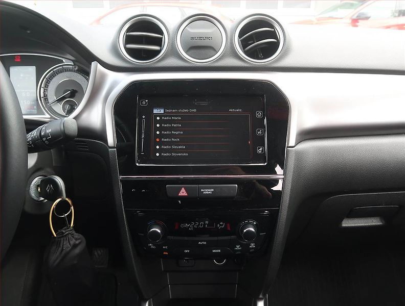 Suzuki Vitara (2022) 1.4 BoosterJet, Serv.kniha - fotka 12 z 19