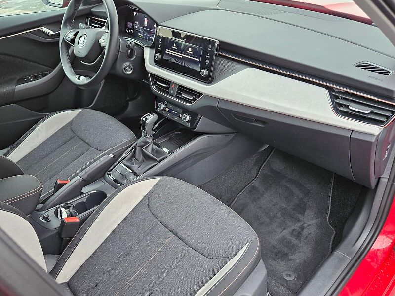 Škoda Kamiq (2024) TOP SELECTION TSI 85/1.0 A7F - fotka 21 z 28