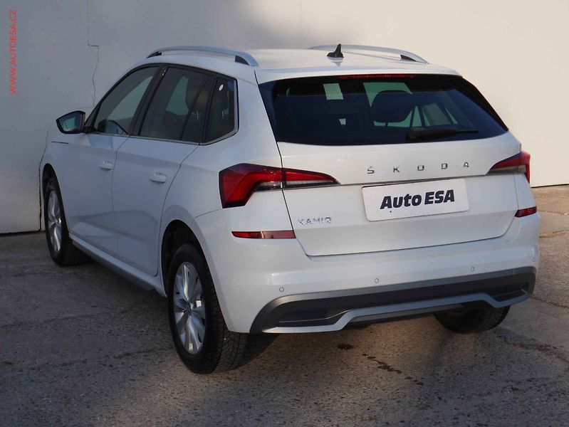 Škoda Kamiq (2022) 1.0 TSi, ČR, LED, park.čidla - fotka 4 z 16