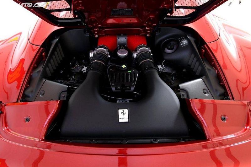 Ferrari 458 Spider Nové ! Top Výbava LIFT - fotka 14 z 33