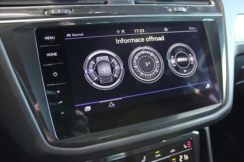 Volkswagen Tiguan TDi DSG 4MOTION IQ.Light/ACC/T - fotka 23 z 33