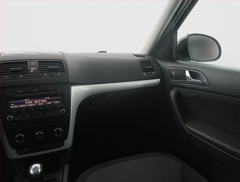 Škoda Yeti (2010) 1.2 TSI, Park. senzory - fotka 8 z 17