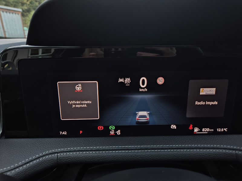 Škoda Superb ZAMLUVENO ! 110kw DSG L&K 18A - fotka 34 z 52