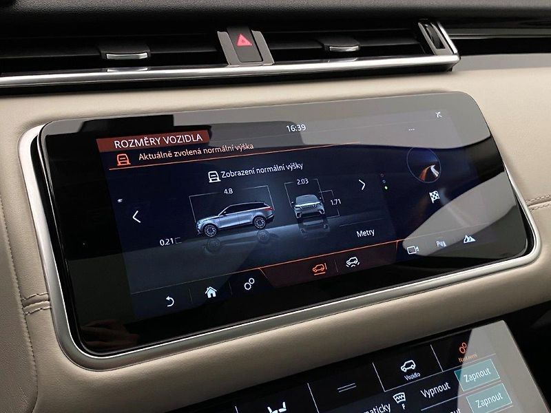 Land Rover Range Rover Velar (2018) - fotka 28 z 40