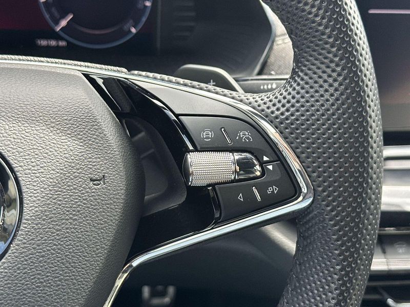 Škoda Octavia (2023) Combi 2.0 TDI DSG Sportline - fotka 23 z 36