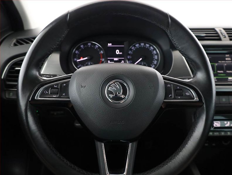 Škoda Fabia (2017) 1.2 TSI, Park. senzory - fotka 8 z 18