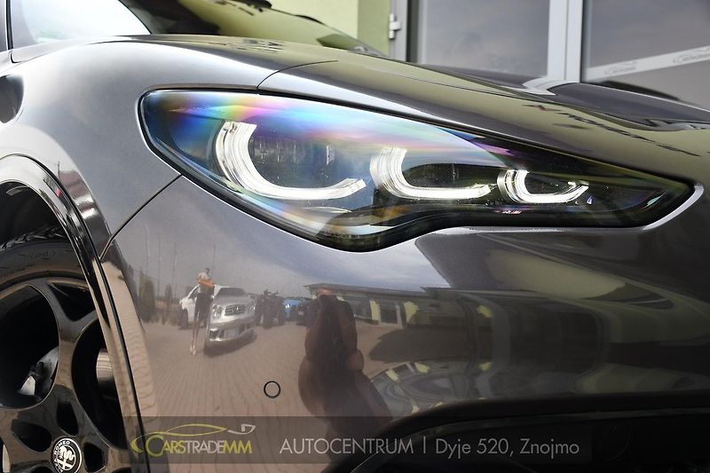 Alfa Romeo Stelvio 2.2D VELOCE Q4 H&K PANOR TAŽNÉ - fotka 52 z 53