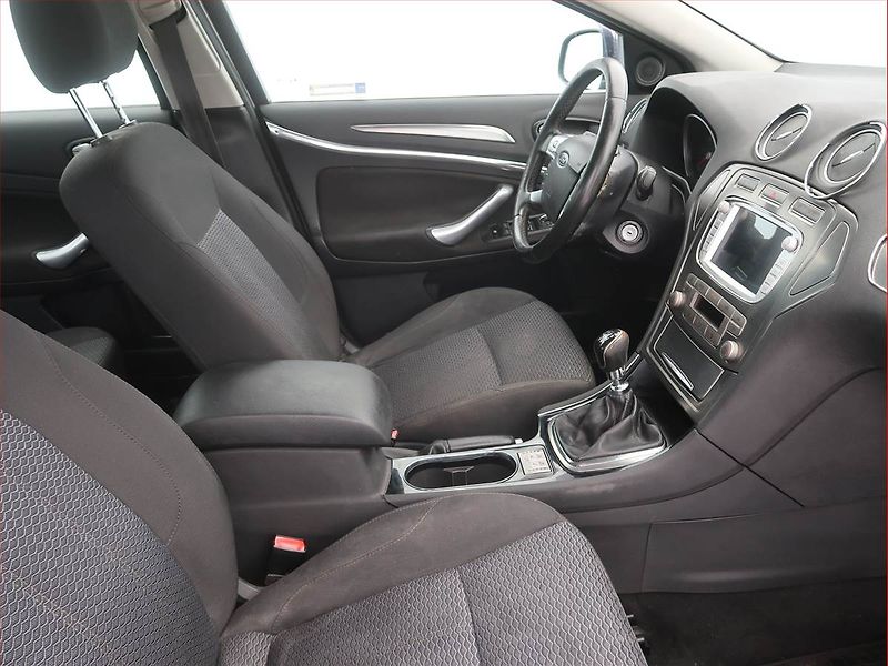 Ford Mondeo (2010) 2.0 TDCi, Klima, zamluveno - fotka 9 z 15