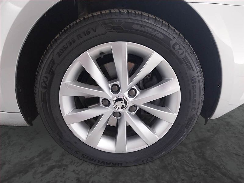 Škoda Octavia (2020) Style 1.5 TSI G-TEC, Automat - fotka 15 z 21