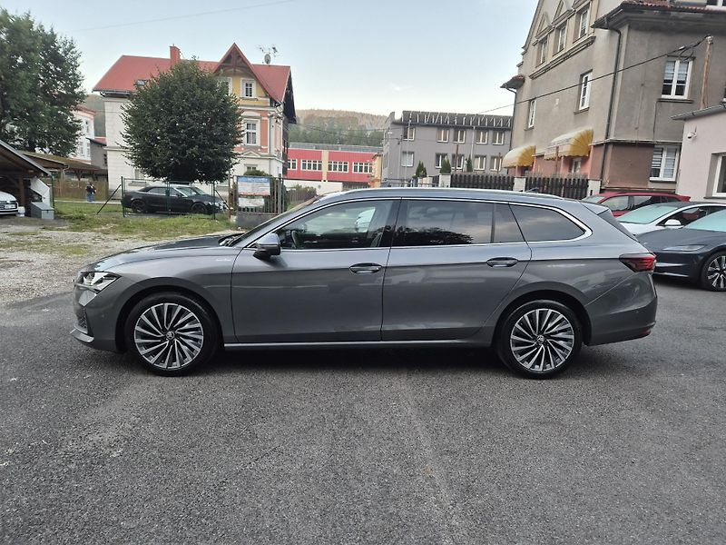 Škoda Superb ZAMLUVENO ! 110kw DSG L&K 18A - fotka 6 z 52