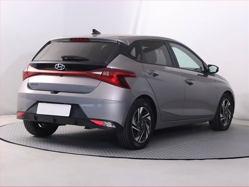 Hyundai i20 (2023) Family 1.0 T-GDI, Automat - fotka 5 z 21