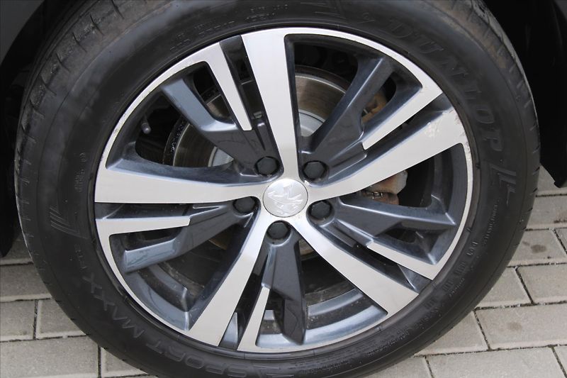 Peugeot 5008 1.6i 133kW ALLURE 1.MAJITEL ČR - fotka 9 z 28