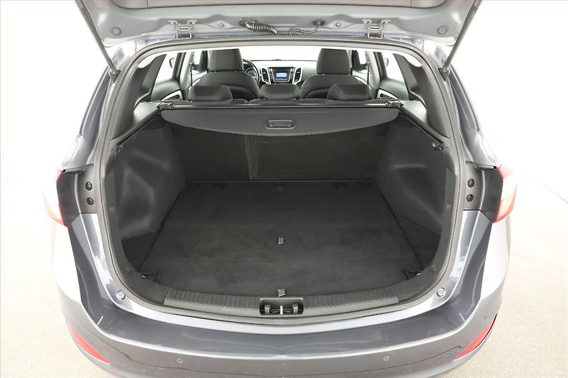 Hyundai i30 (2016) 1.6 MPI, Tempomat - fotka 10 z 13