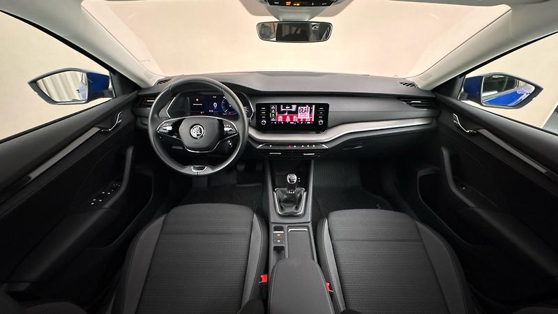 Škoda Octavia 2.0 TDI Ambition Combi - fotka 8 z 27