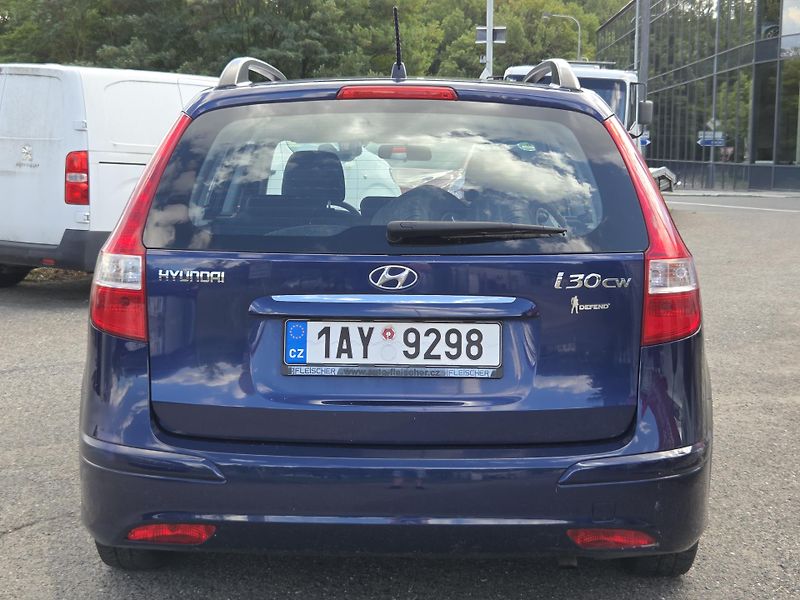 Hyundai i30 1.majitel lze na splátky VŠEM! - fotka 5 z 10