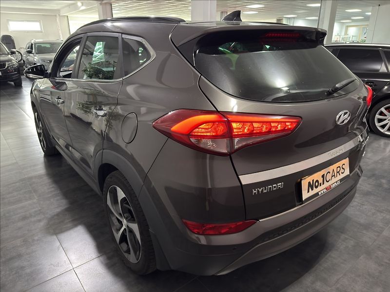 Hyundai Tucson 2,0   CRDI 4X4 STYLE PANO - fotka 4 z 40