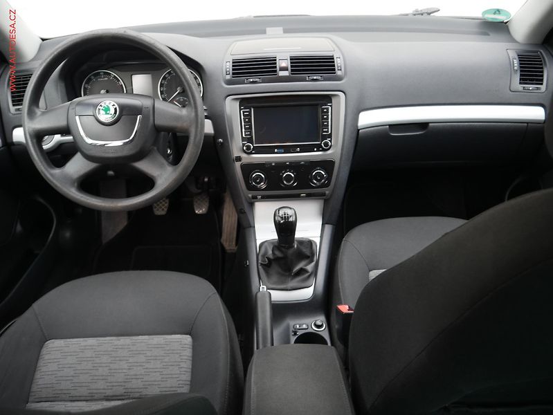 Škoda Octavia (2009) 1.4 TSi, AC - fotka 8 z 15