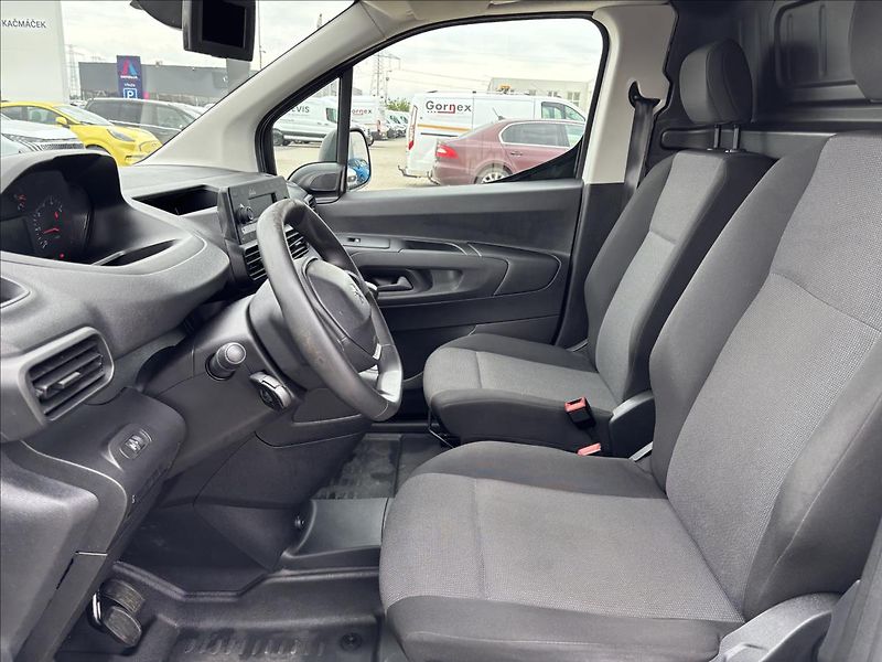 Peugeot Partner 1,2 Puretech 81kW Active L1 - fotka 18 z 35