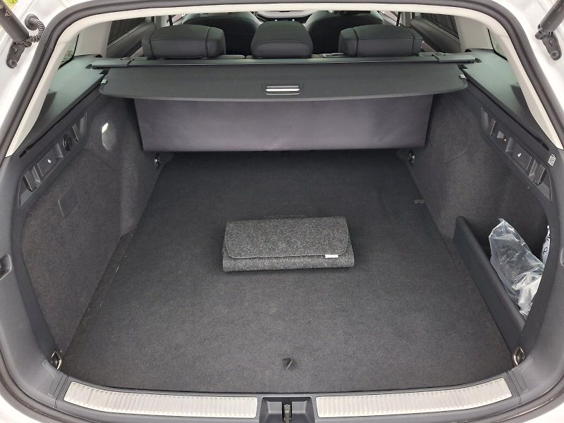 Škoda Superb (2025) Combi iV L&K DSG 1,5TSi 150kW - fotka 7 z 35
