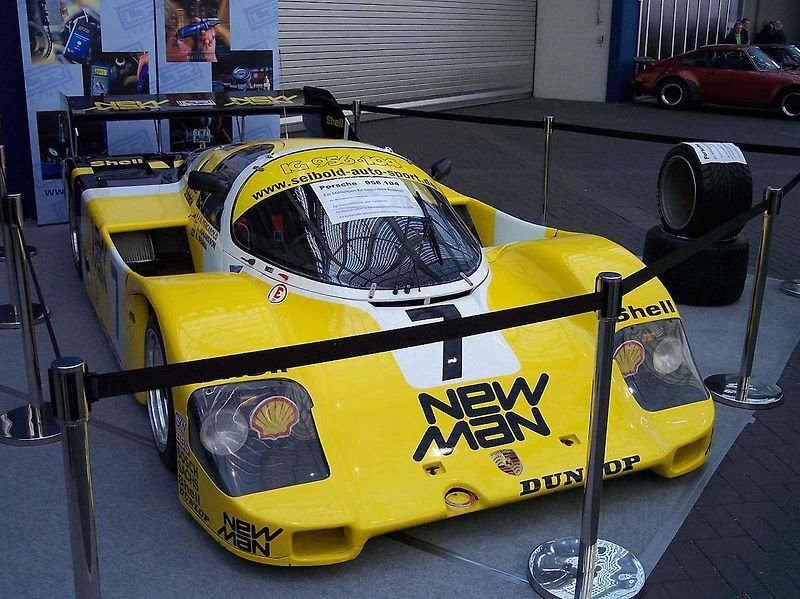 Před nedávnem oslavil 82. narozeniny rekordman v účasti na 24 hodin Le Mans, bývalý pilot F1 a držitel rekordu v letectví, francouzský automobilový závodník Henri Pescarolo. V roce 1984 závodil při Interserii v Mostě.