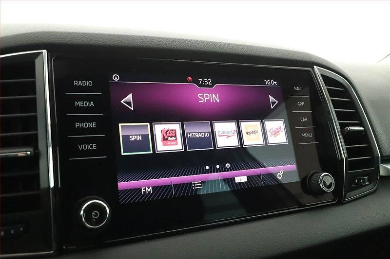 Škoda Karoq (2019) Style 1.6 TDI, Automat, Navi - fotka 9 z 16