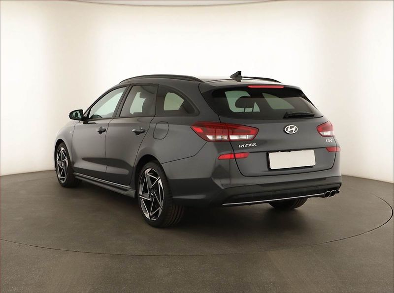 Hyundai i30 (2025) 1.5 T-GDI MHEV 48V, N-LINE - fotka 4 z 15