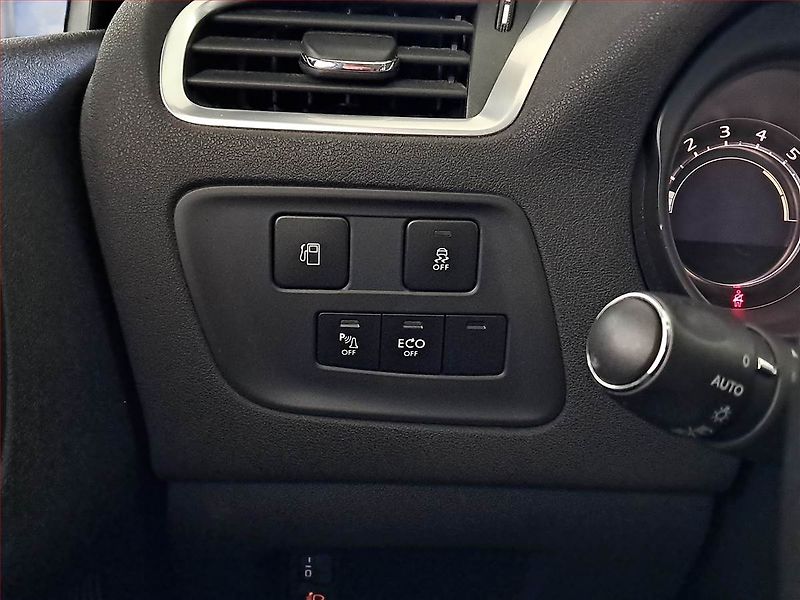 Citroën C4 (2017) 1.6 BlueHDi, Serv.kniha - fotka 18 z 18
