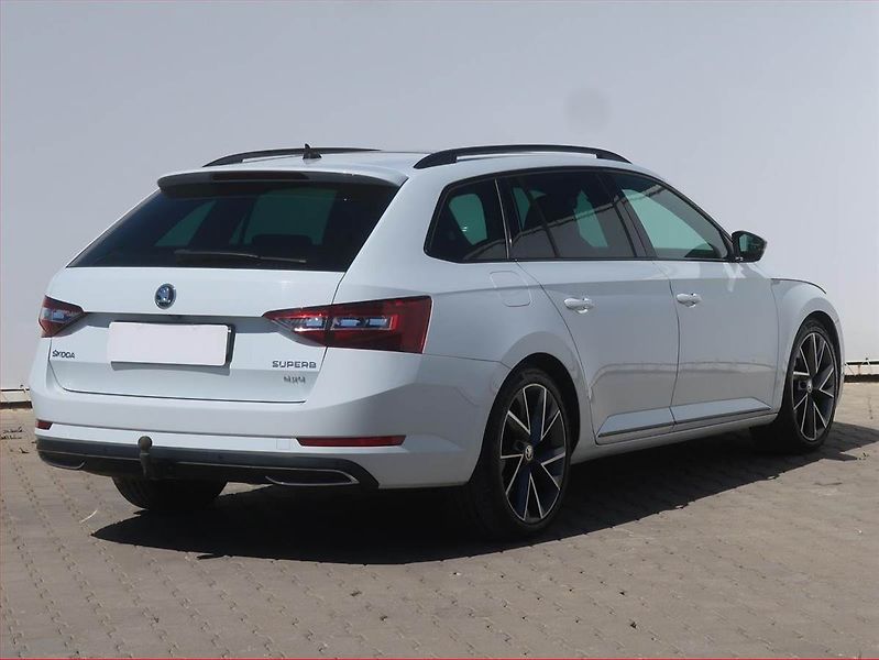 Škoda Superb (2018) Sportline 2.0 TDI - fotka 5 z 16