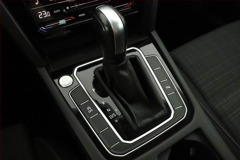 Volkswagen Passat (2022) 2.0 TDI, Automat, Navi - fotka 17 z 20
