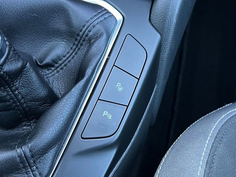 Ford Focus (2021) 1.0 EcoBoost-P.KAMERA - fotka 38 z 49