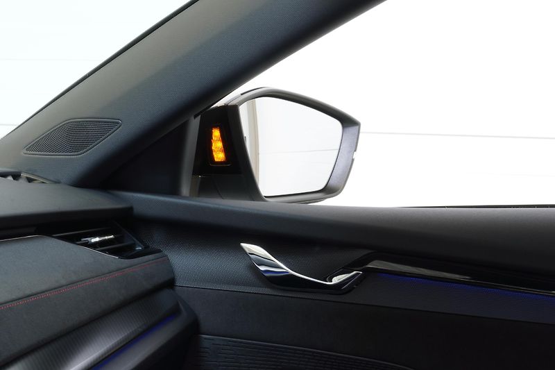 Škoda Octavia RS,2.0TSI,1.MAJ,ČR,NEZ.TOPENÍ - fotka 13 z 38