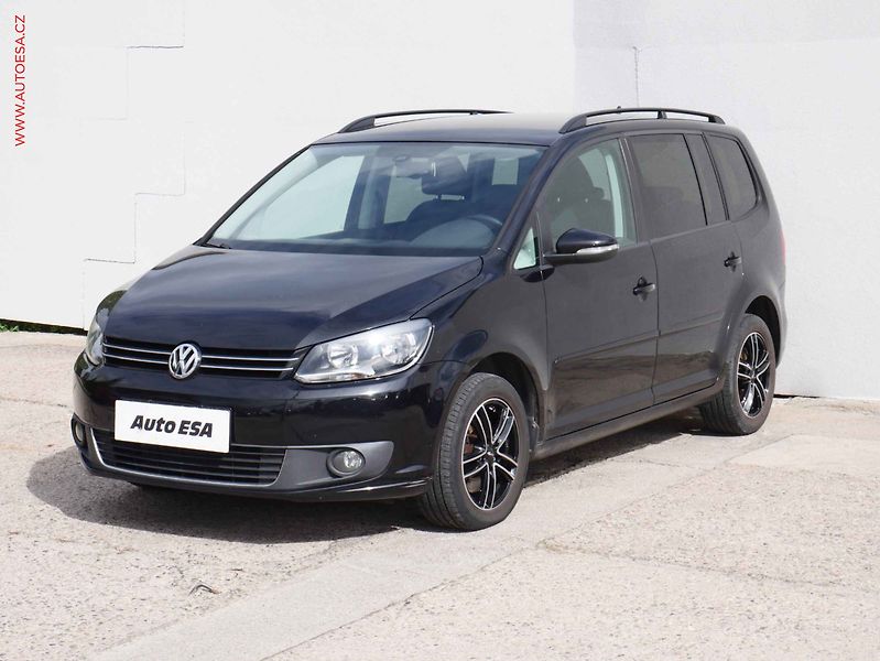 Volkswagen Touran (2012) 2.0 TDi, 1.maj, AC, park - fotka 3 z 18