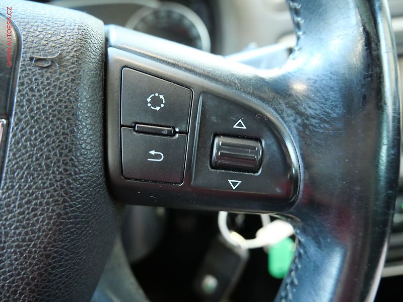 Škoda Octavia (2009) 1.9tdi, Elegance - fotka 17 z 20