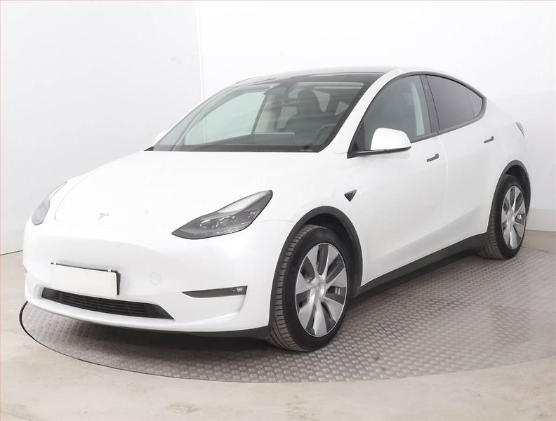 Tesla Model Y (2023) Long Range AWD 79kWh, SoH 90% - fotka 2 z 23