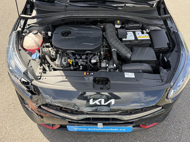 Kia ProCeed GT 1,6GDi 150kW automat navi  - fotka 10 z 23