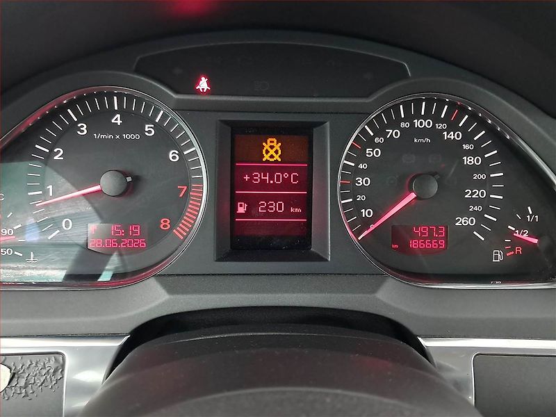 Audi A6 (2004) 2.4, Xenony, Tempomat - fotka 11 z 17