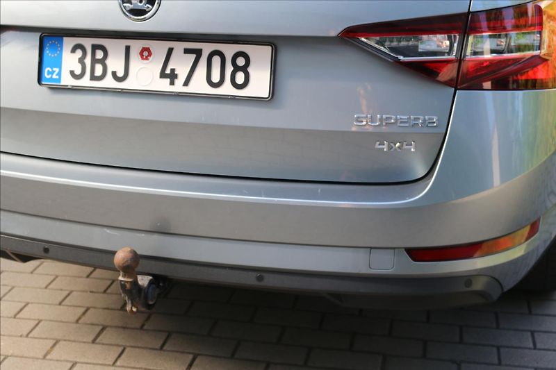 Škoda Superb 2,0 TDi, DSG , 4x4 - fotka 51 z 52