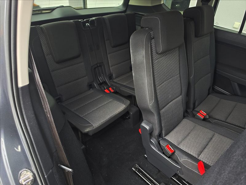 Volkswagen Touran 1,4 TSi 110KW DSG 7 MÍSTNÝ - fotka 35 z 52