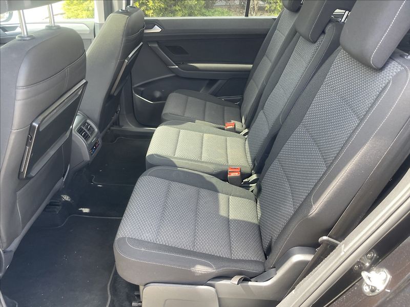 Volkswagen Touran 2,0 TDi 110kw Highline Panoram - fotka 8 z 48