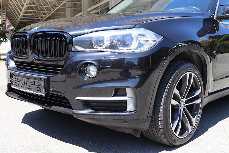 BMW X5 XDRIVE 30D F15 190kW - fotka 5 z 50