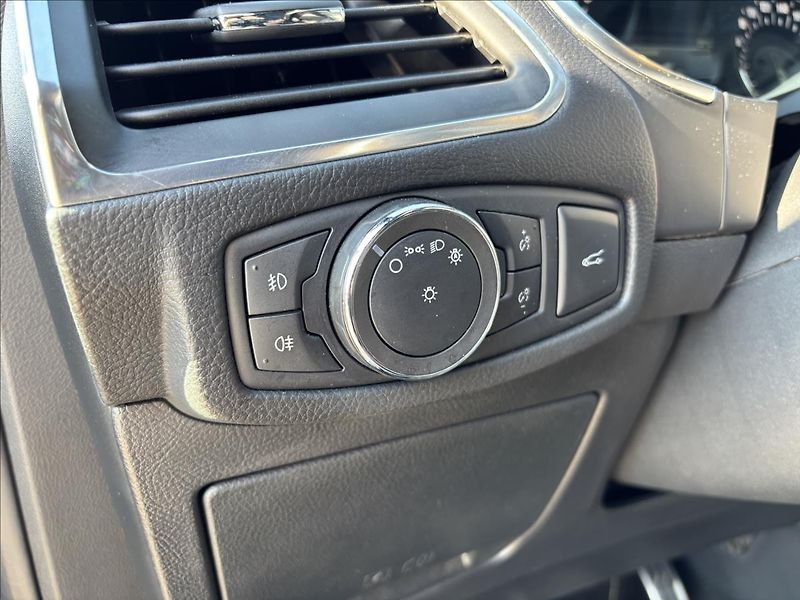 Ford S-MAX 2,5 HEV ST-Line 140kW - fotka 29 z 55
