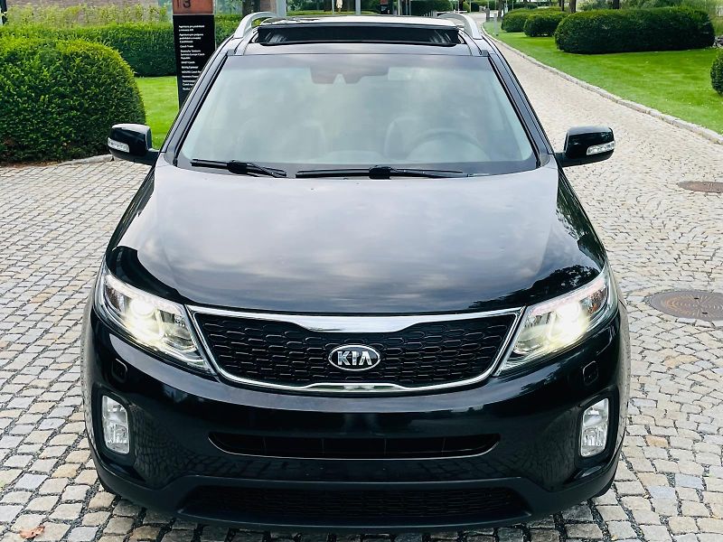 Kia Sorento 2.2D 4x4 AUT PANORAMA VÝHŘEV  - fotka 4 z 51