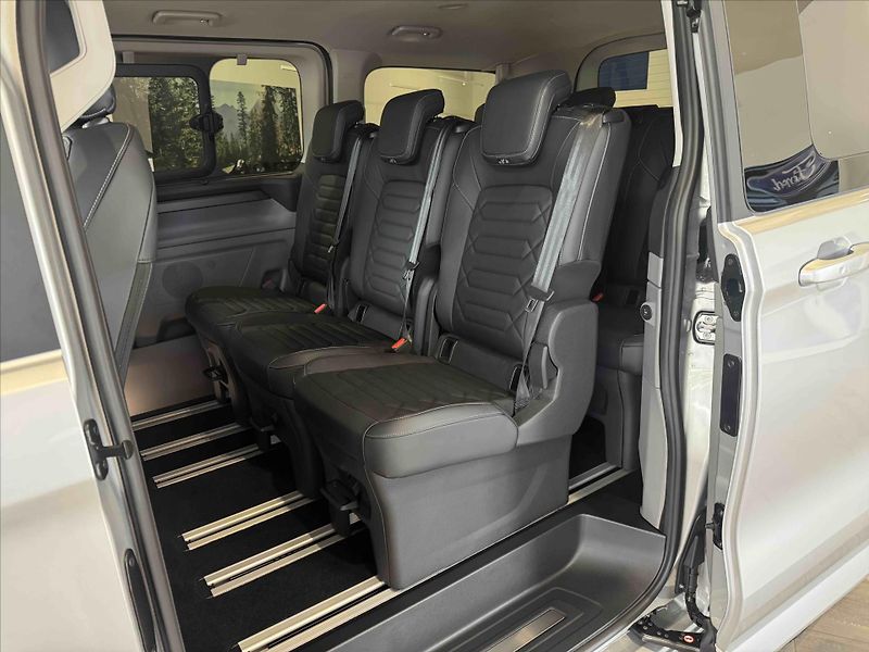 Ford Tourneo (2026) 2,0 EcoBlue 125 kW/170k  Custo - fotka 14 z 21