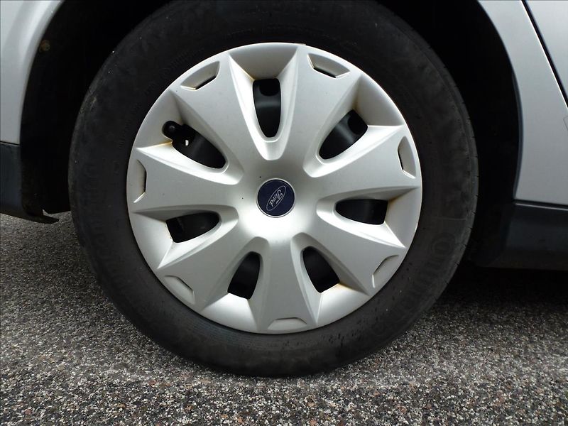 Ford Focus 1,6 16V Eco 150HP - fotka 38 z 41