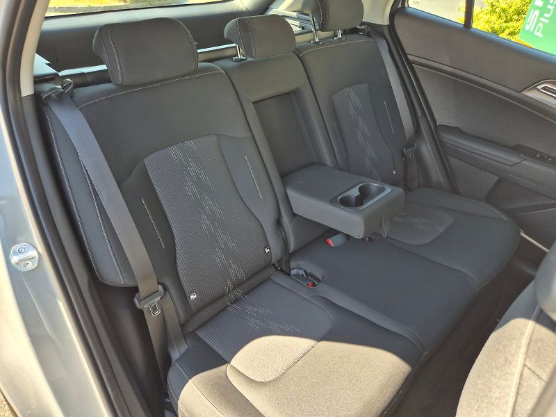 Kia Sportage (2025) Exclusive  1.6 T-GDI 110 kW 6° - fotka 18 z 36