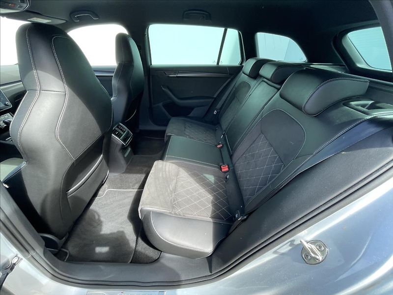 Škoda Superb 2,0 TDI DSG Sportline ACC+LED - fotka 16 z 24