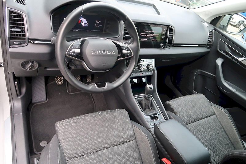 Škoda Karoq (2025) Selection 1,5 TSi/110 kW M - fotka 6 z 34