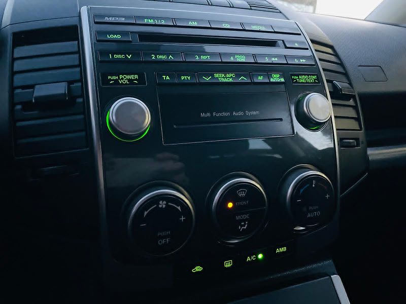 Mazda 5 1.8i 85KW BENZIN MANUÁL VÝHŘEV - fotka 30 z 38