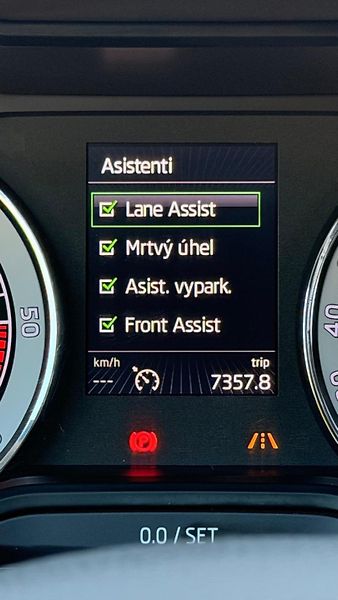 Škoda Superb (2017) - fotka 21 z 22